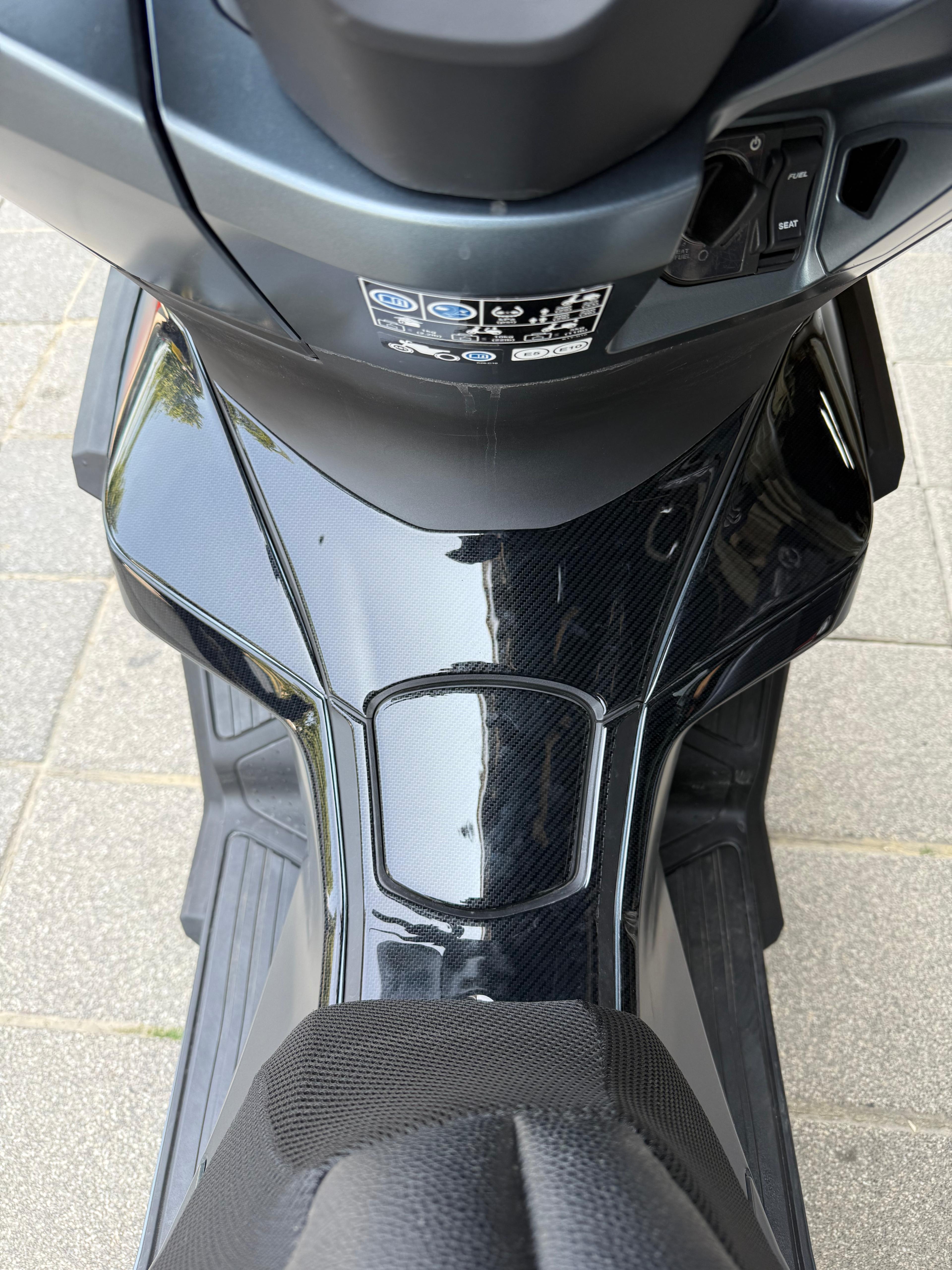 Honda Pcx 2025- Tank Pad ve Grenaj Kaplama 8 Parça