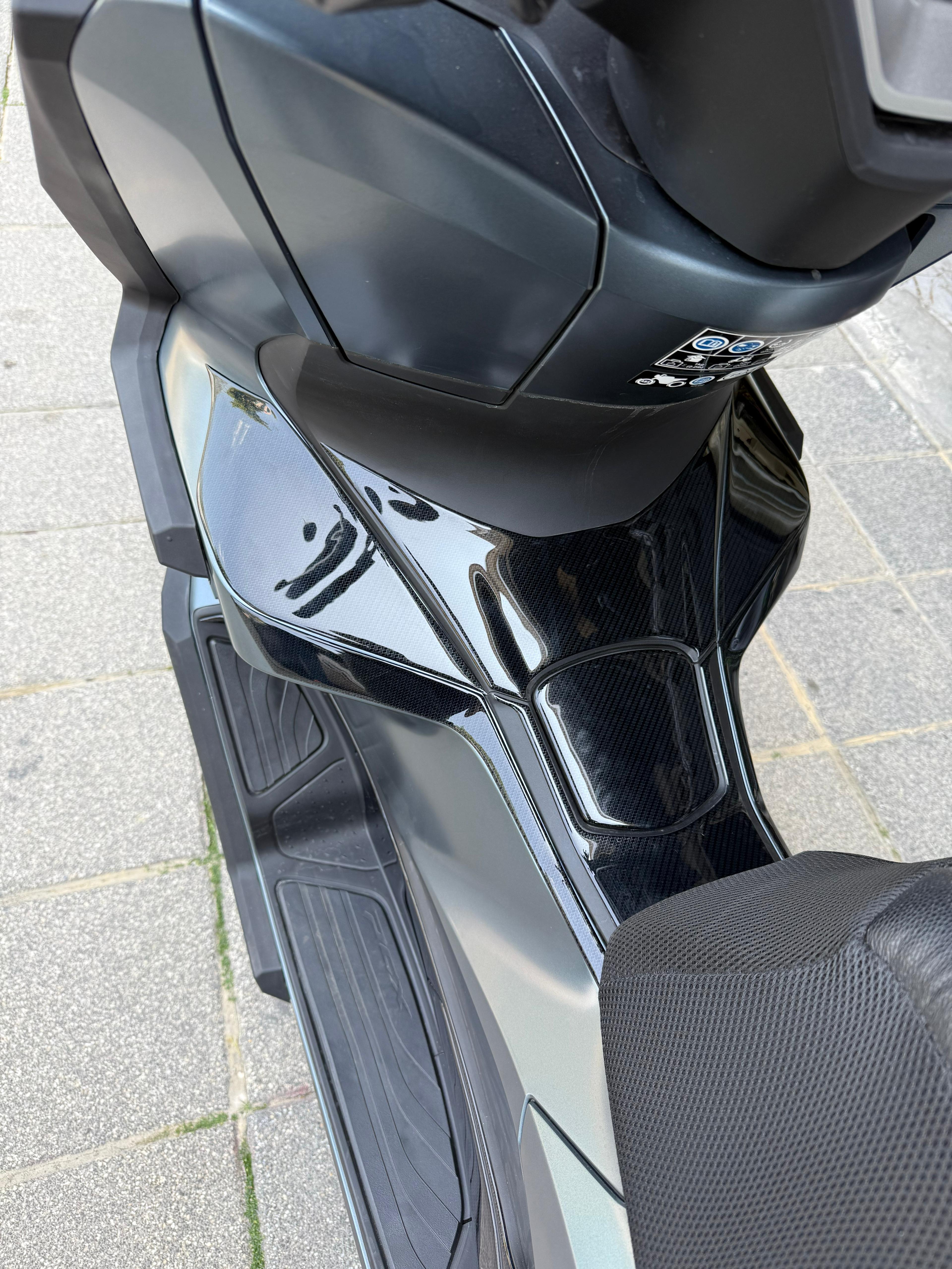 Honda Pcx 2025- Tank Pad ve Grenaj Kaplama 8 Parça
