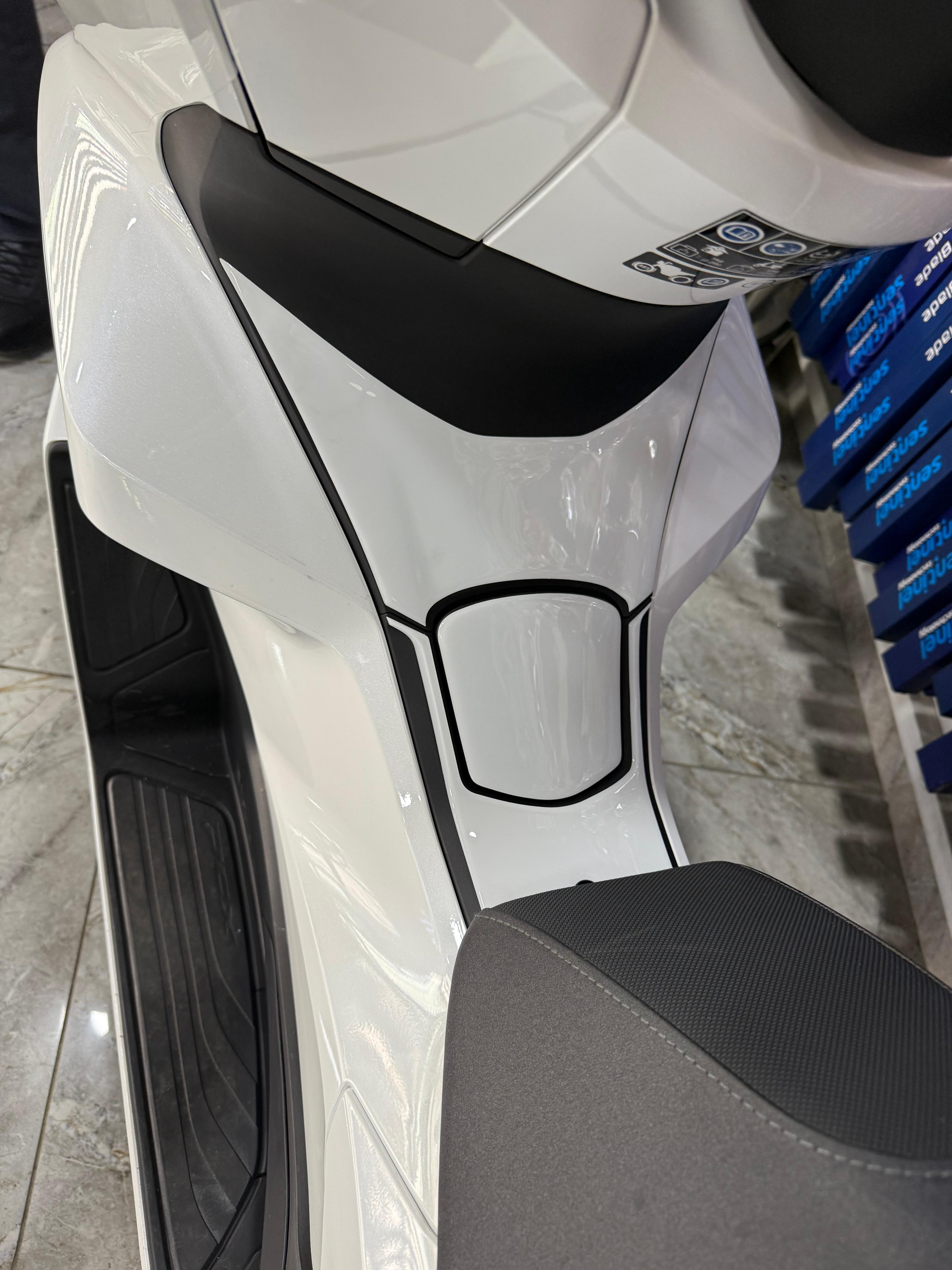 Honda Pcx 2025- Tank Pad ve Grenaj Kaplama 8 Parça