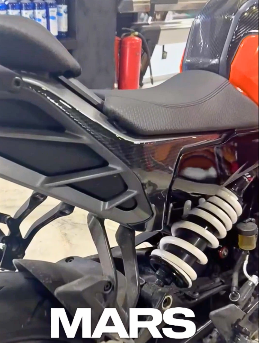 KTM DUKE 250 2024- Tank Pad ve Grenaj Kaplama