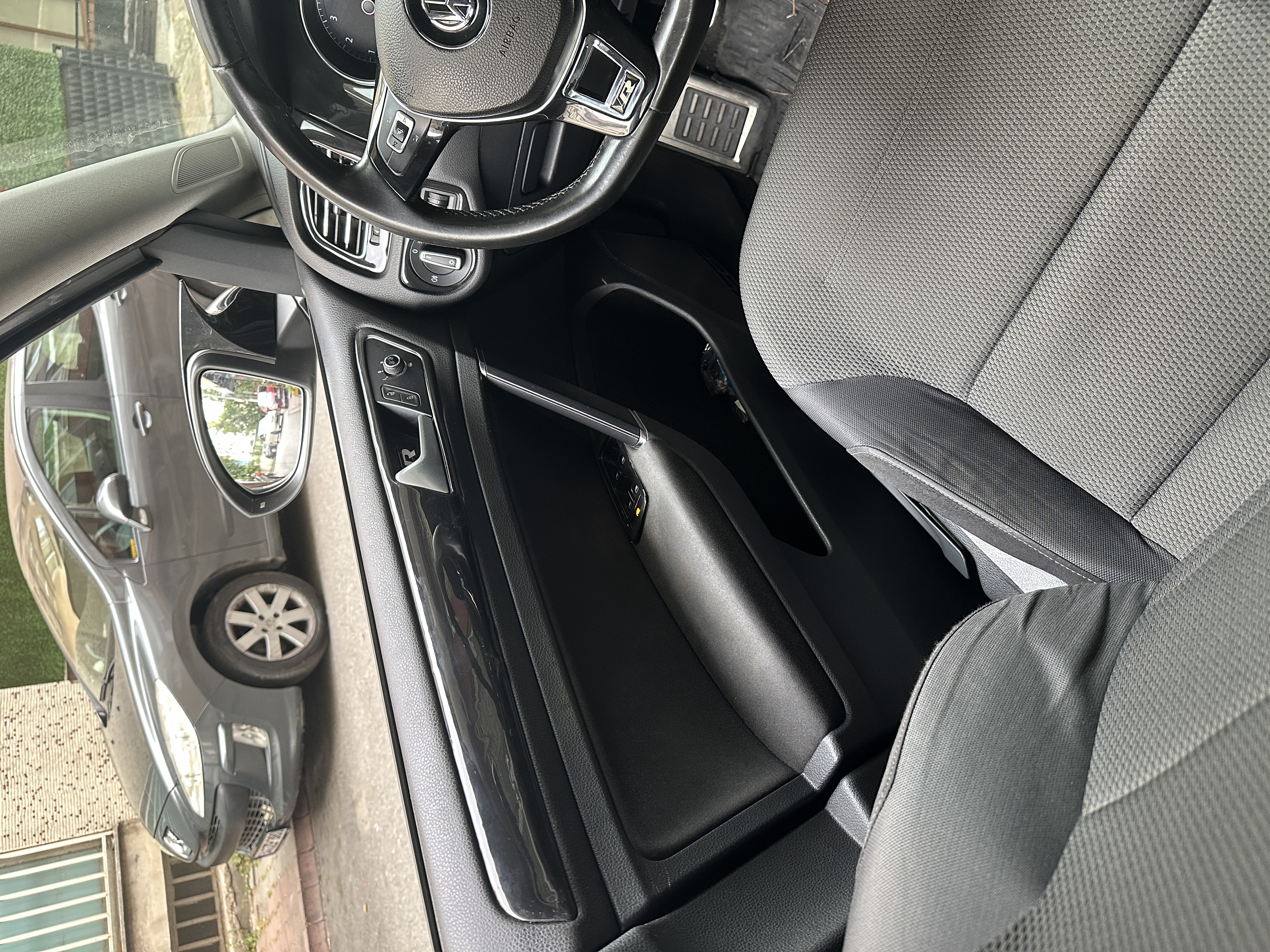 Volkswagen Golf 6 Konsol-Torpido Kaplama 2008 27 Parça