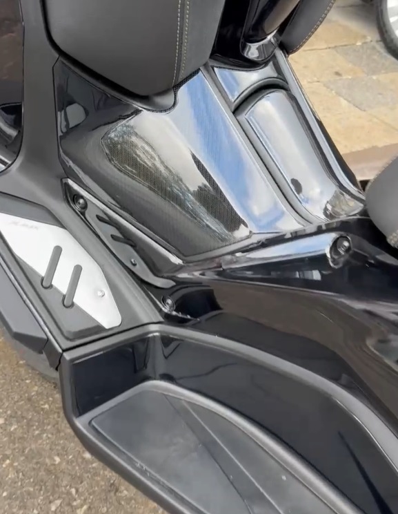 Yamaha Xmax 2019 Tank Pad ve Grenaj Kaplama 17 Parça