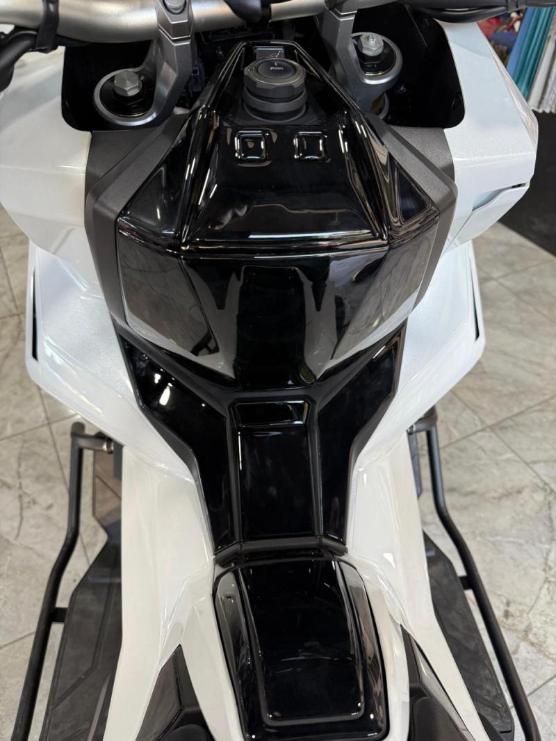 Honda ADV 750 2025- Tank Pad ve Grenaj Kaplama
