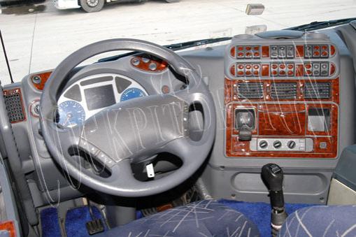 Консоль Iveco Stralis, шпон красного дерева 2002-2007 гг., 73 шт.