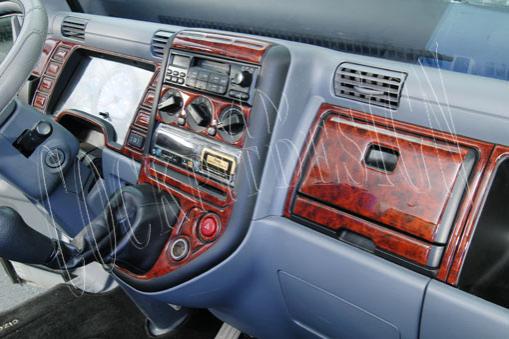 Mitsubishi Fuso Center Armaturenbrett- und Konsolenverkleidung 2005 36 teilig