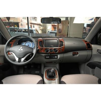 Mitsubishi L200 4X4 Консоль-Шпон красного дерева 2007 г. 1 шт.