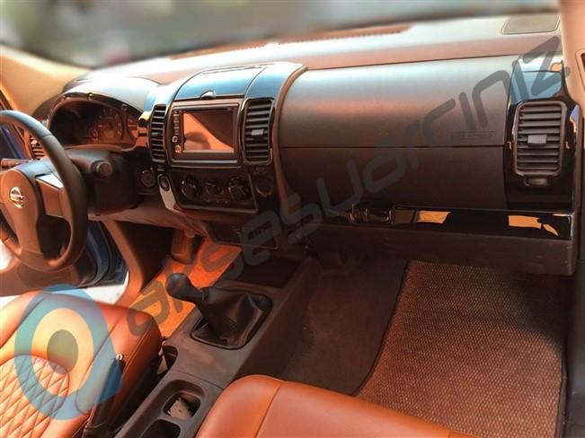 Nissan Navara Piano Black Kaplama 2006-2010 12 Parça