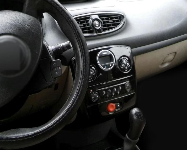 Renault Clio 3 Piano Black Kaplama Digital Klima  2005-2012 24 Parça