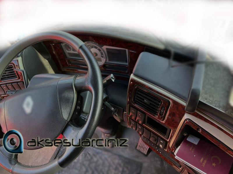 Консоль Renault Magnum, шпон красного дерева 2006 г. - 24 шт.