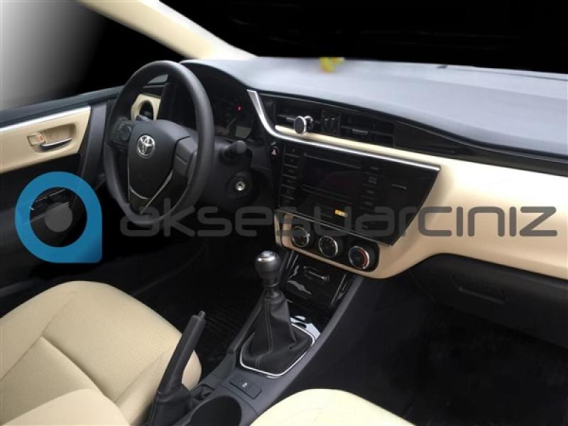 Toyota Corolla Piano Black Kaplama 2017 16P 
